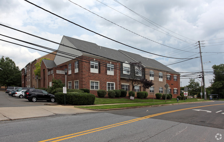 9500 Annapolis Rd, Lanham, MD for lease - Primary Photo - Image 1 of 12