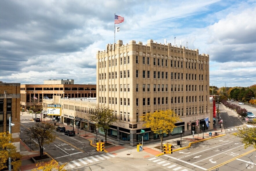 304 W 4th St, Royal Oak, MI for lease - Primary Photo - Image 2 of 2