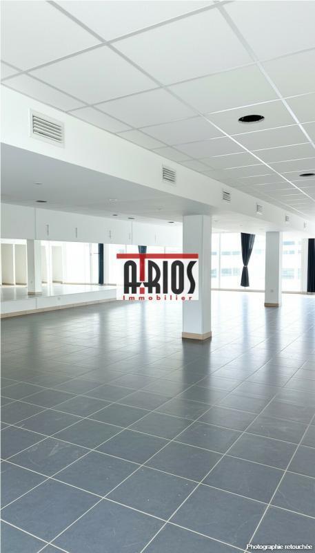 Retail in Hyeres for sale Building Photo- Image 1 of 7