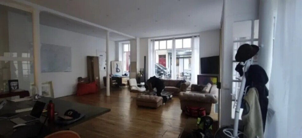 Retail in Paris for lease - Building Photo - Image 1 of 4