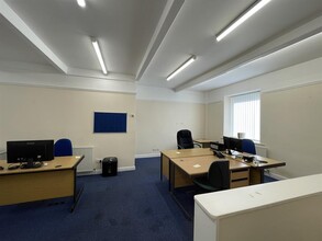 36-38 Dunford Rd, Holmfirth for lease Interior Photo- Image 2 of 3