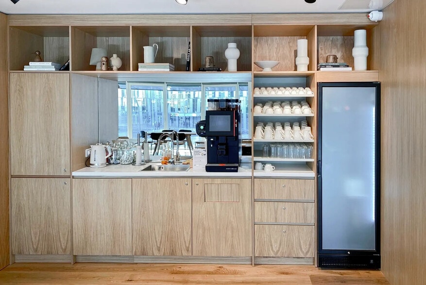 594 Avenue Willy Brandt, Lille for lease - Building Photo - Image 2 of 34