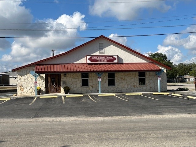 1314 Constantinople St, Castroville, TX for sale - Building Photo - Image 1 of 1