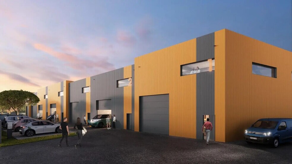 Flex in Lunel for sale - Building Photo - Image 1 of 10