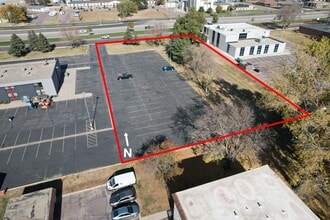 1301 W Russell St, Sioux Falls, SD - AERIAL  map view - Image1