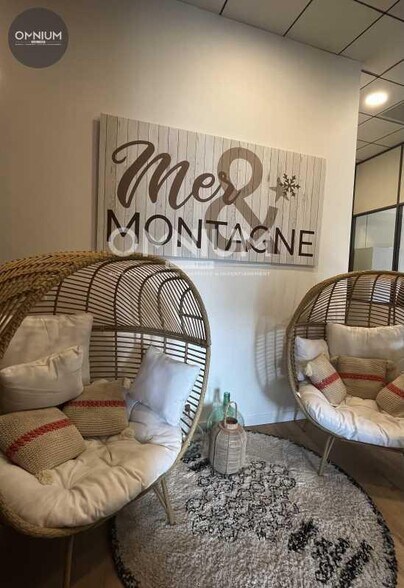 Office in Lyon for lease - Interior Photo - Image 2 of 13