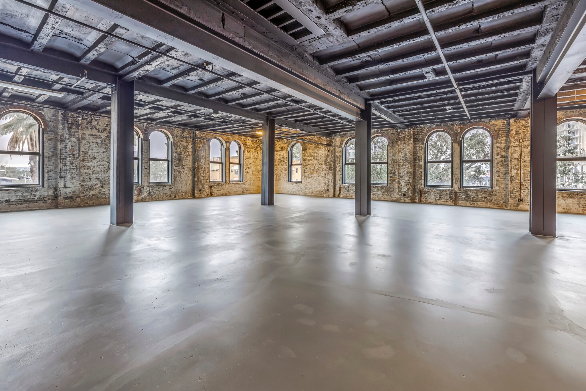 895 Central Ave, Saint Petersburg, FL for lease Building Photo- Image 1 of 8