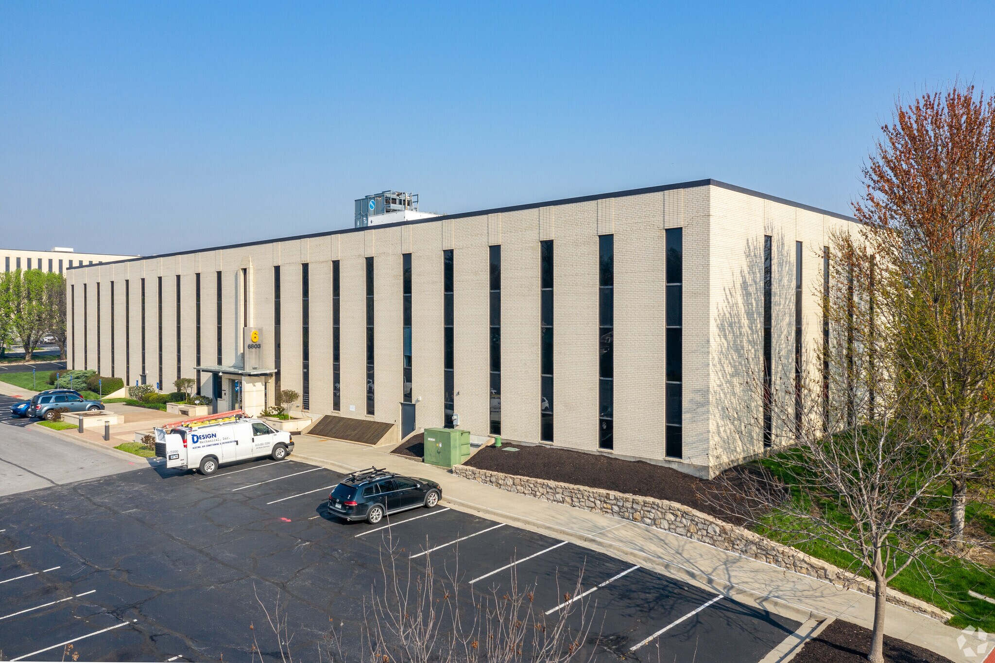 6803 W 64th St, Overland Park, KS for sale Primary Photo- Image 1 of 1