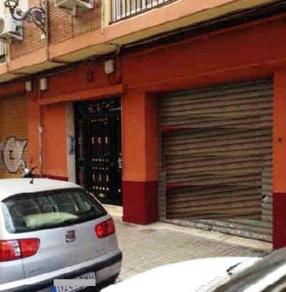 Retail in València for sale - Building Photo - Image 1 of 1