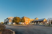 Holiday Inn Express Nashville Airport - Motel