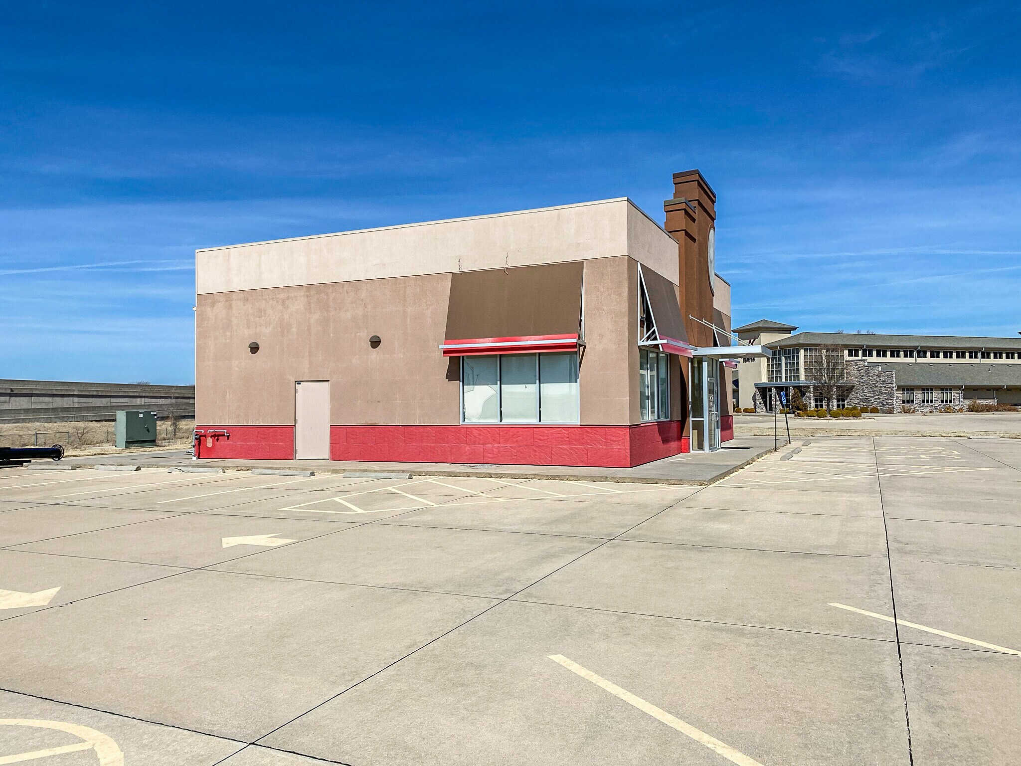 Newton Ks Restaurants - mzgse4i