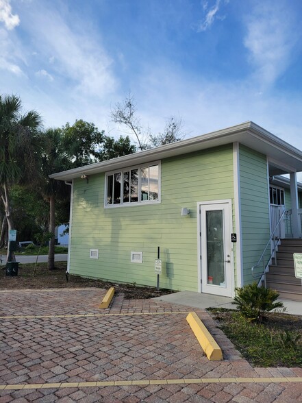 1530 Periwinkle Way, Sanibel, FL for lease - Building Photo - Image 1 of 4