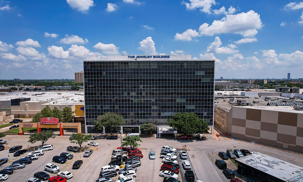 7500 Bellaire Blvd, Houston, TX for sale - Building Photo - Image 1 of 9