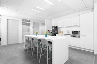 141 Boulevard De Valmy, Villeneuve-d'Ascq for lease Interior Photo- Image 1 of 8