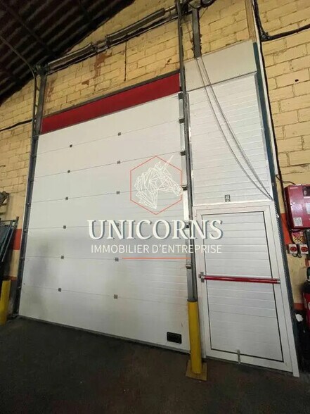 Industrial in Villeneuve-lès-Bouloc for lease - Building Photo - Image 3 of 4