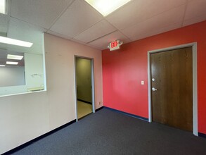 13131 Tesson Ferry Rd, Saint Louis, MO for lease Interior Photo- Image 2 of 17