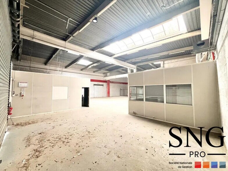 Industrial in Vitrolles for lease - Interior Photo - Image 3 of 13