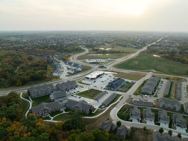 142nd & Douglas Pky, Urbandale, IA for sale - Building Photo - Image 1 of 8