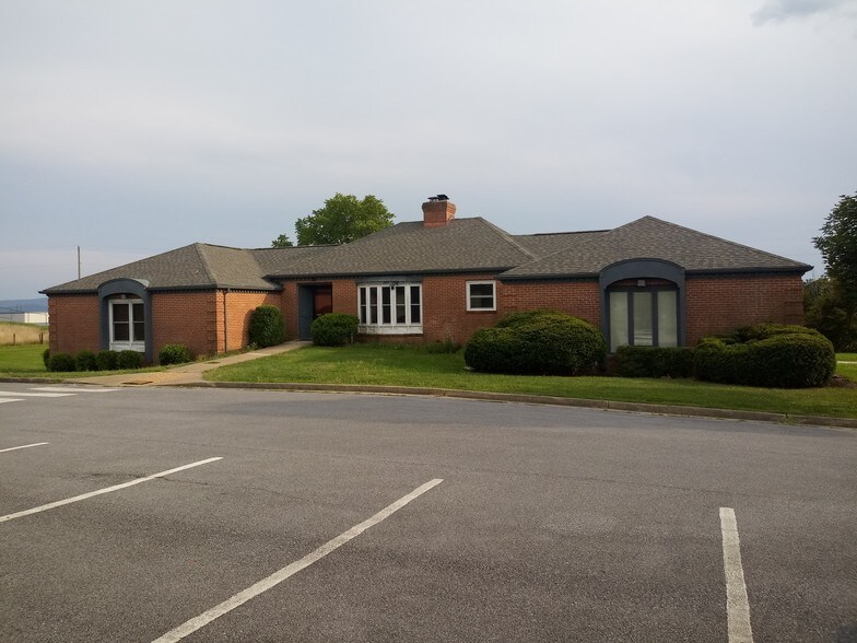 404 Fairground Rd, Front Royal, VA for sale - Primary Photo - Image 1 of 1