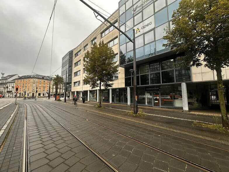 Retail in Strasbourg for lease - Building Photo - Image 2 of 7