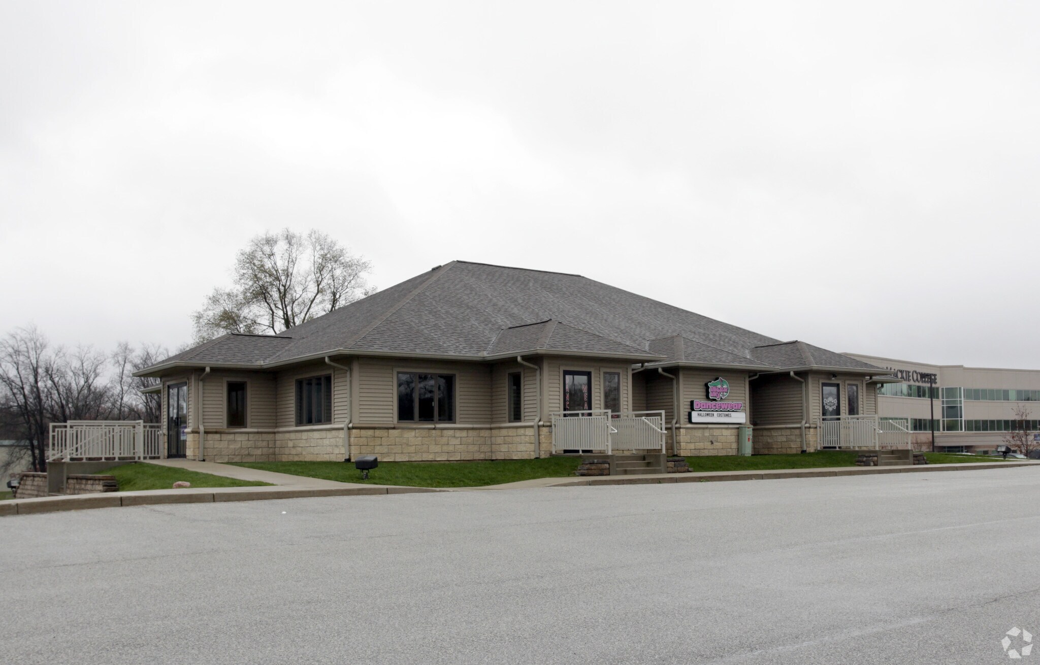 3466 Douglas Rd, South Bend, IN for sale Primary Photo- Image 1 of 1