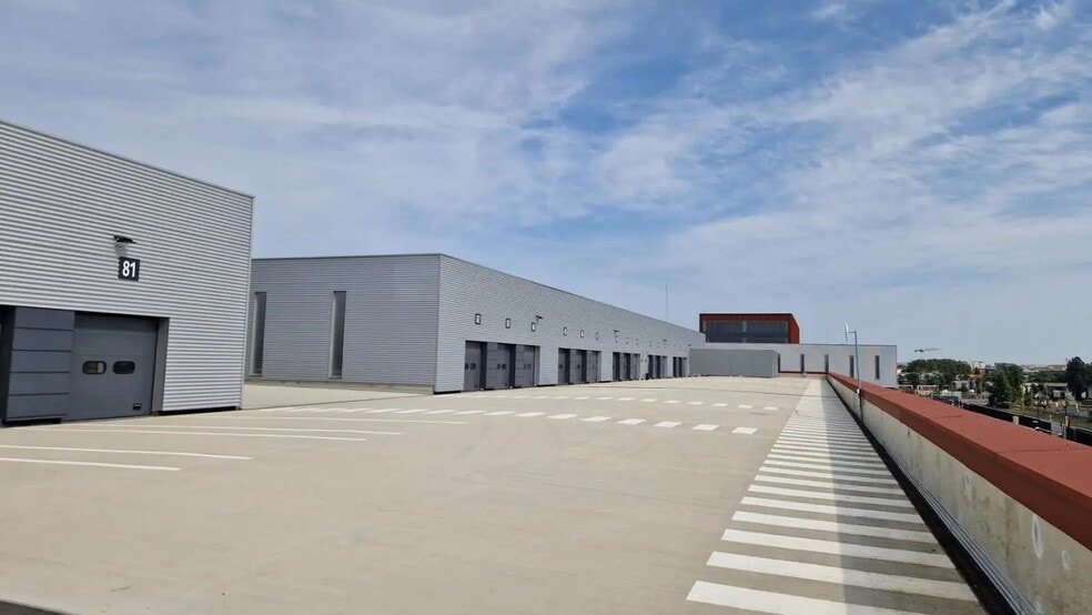 Industrial in Lyon for lease - Building Photo - Image 3 of 8