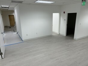 10305 NW 41st St, Doral, FL for lease Interior Photo- Image 1 of 9