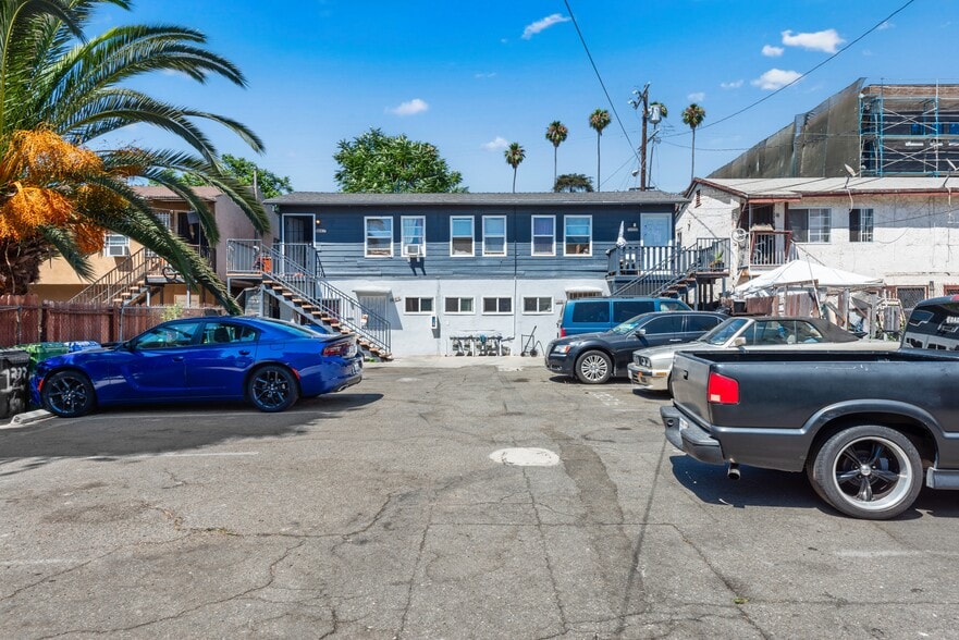 1323 E Adams Blvd, Los Angeles, CA for sale - Building Photo - Image 3 of 24