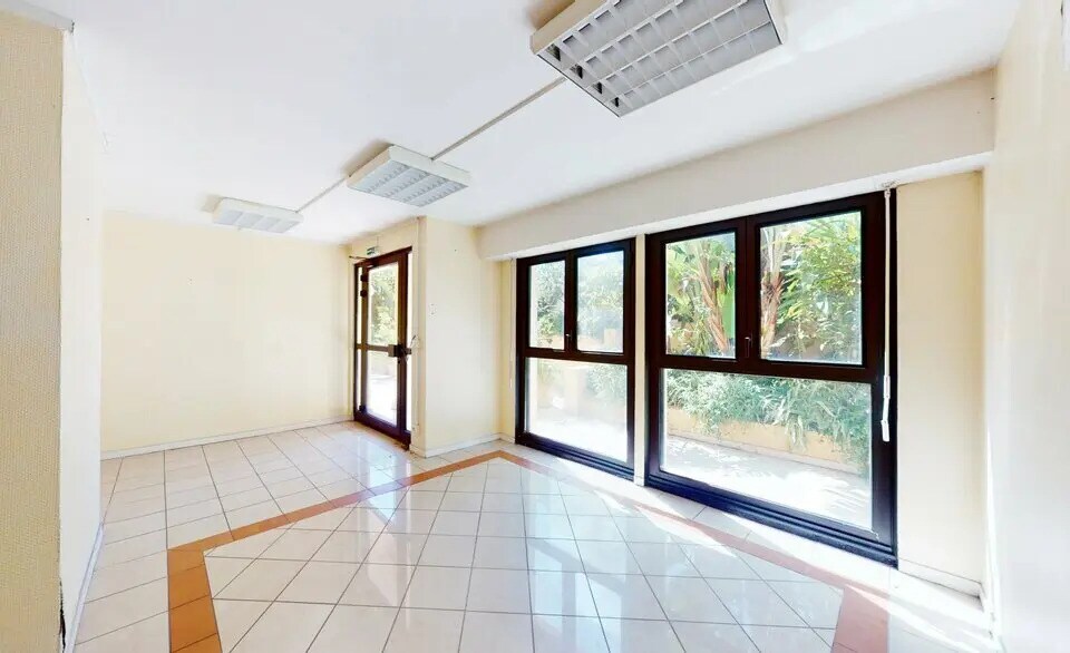 Office in Nice for sale Interior Photo- Image 1 of 10