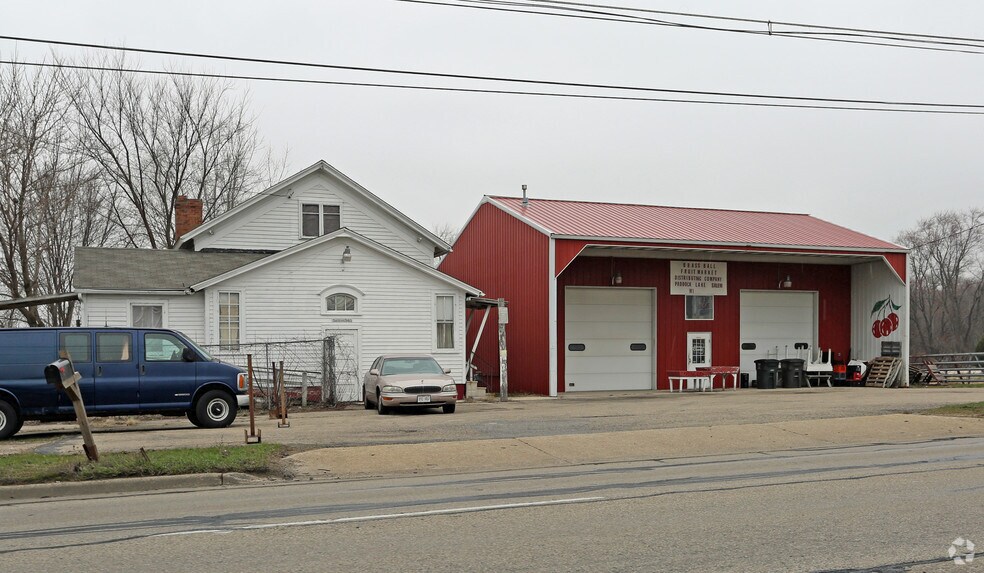 25600 75th St, Paddock Lake, WI 53168