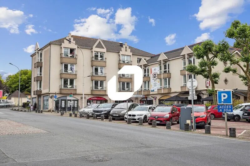 Office in Ris-Orangis for sale Building Photo- Image 1 of 12