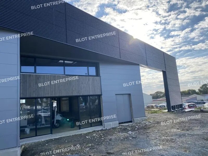 Flex in Taden for lease Building Photo- Image 1 of 19