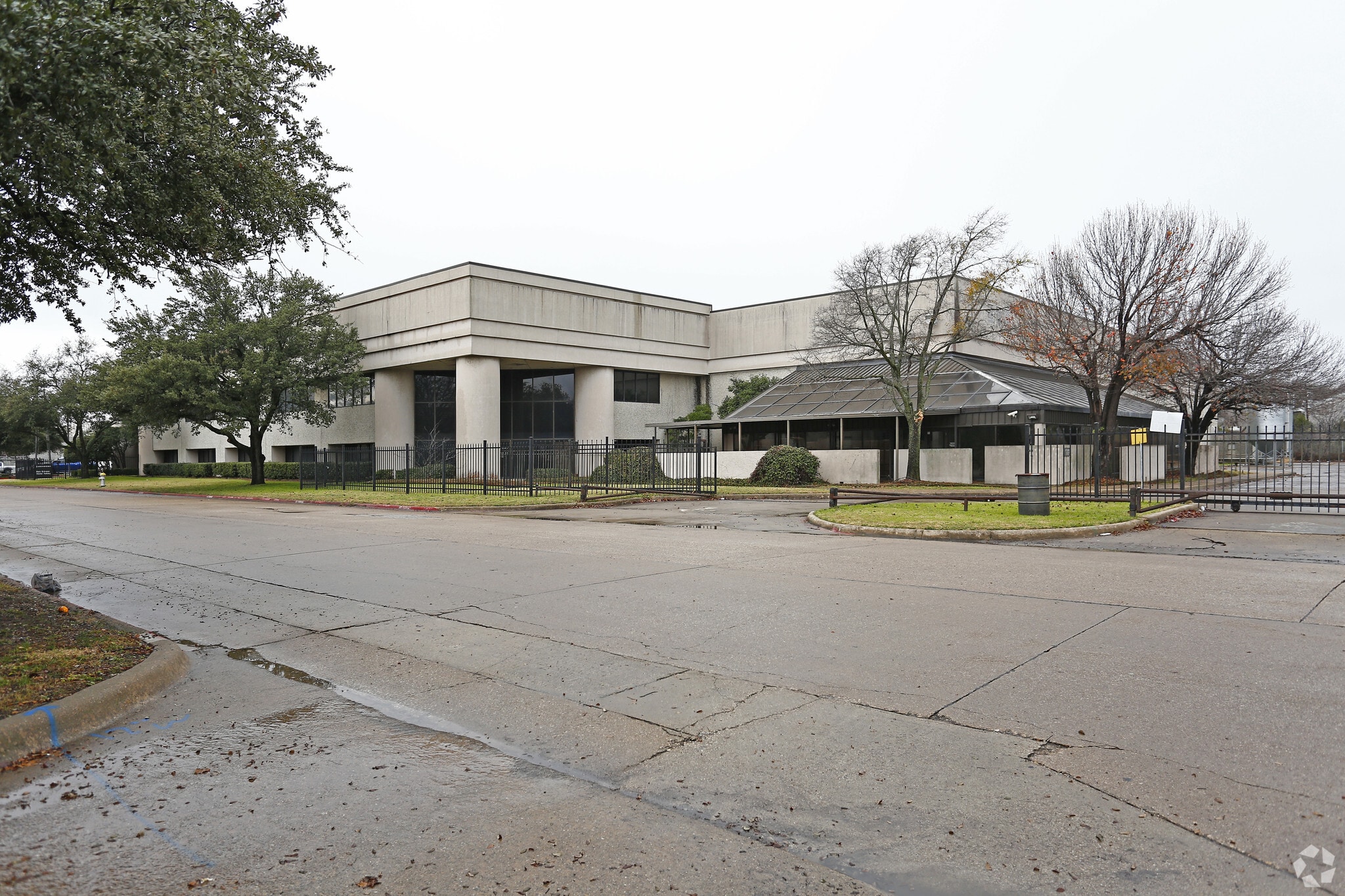 11333 Pagemill Rd, Dallas, TX for lease Building Photo- Image 1 of 13