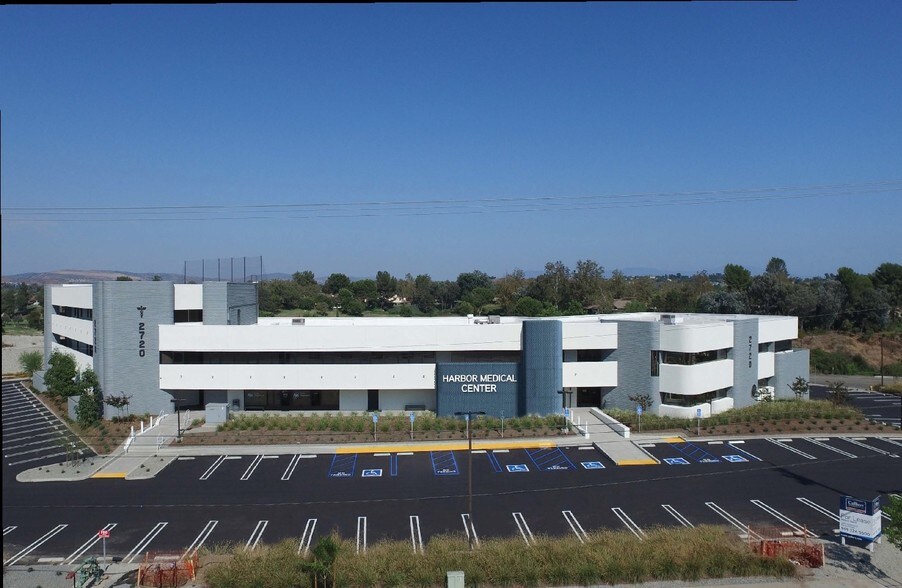 2720 N Harbor Blvd, Fullerton, CA, 92835 Office/Medical Space For