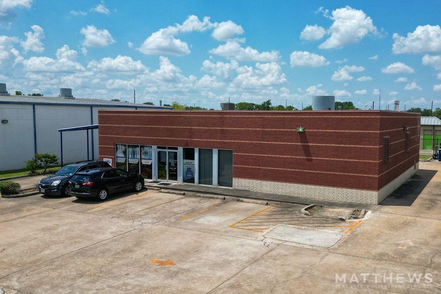 9125 Jones Rd, Houston, TX for sale - Building Photo - Image 2 of 3