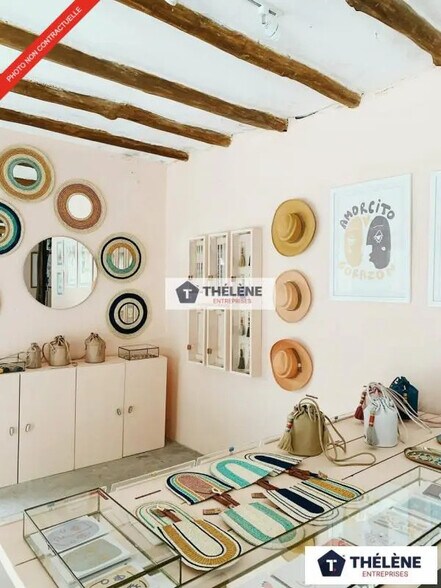 Retail in Lattes for lease - Interior Photo - Image 2 of 4