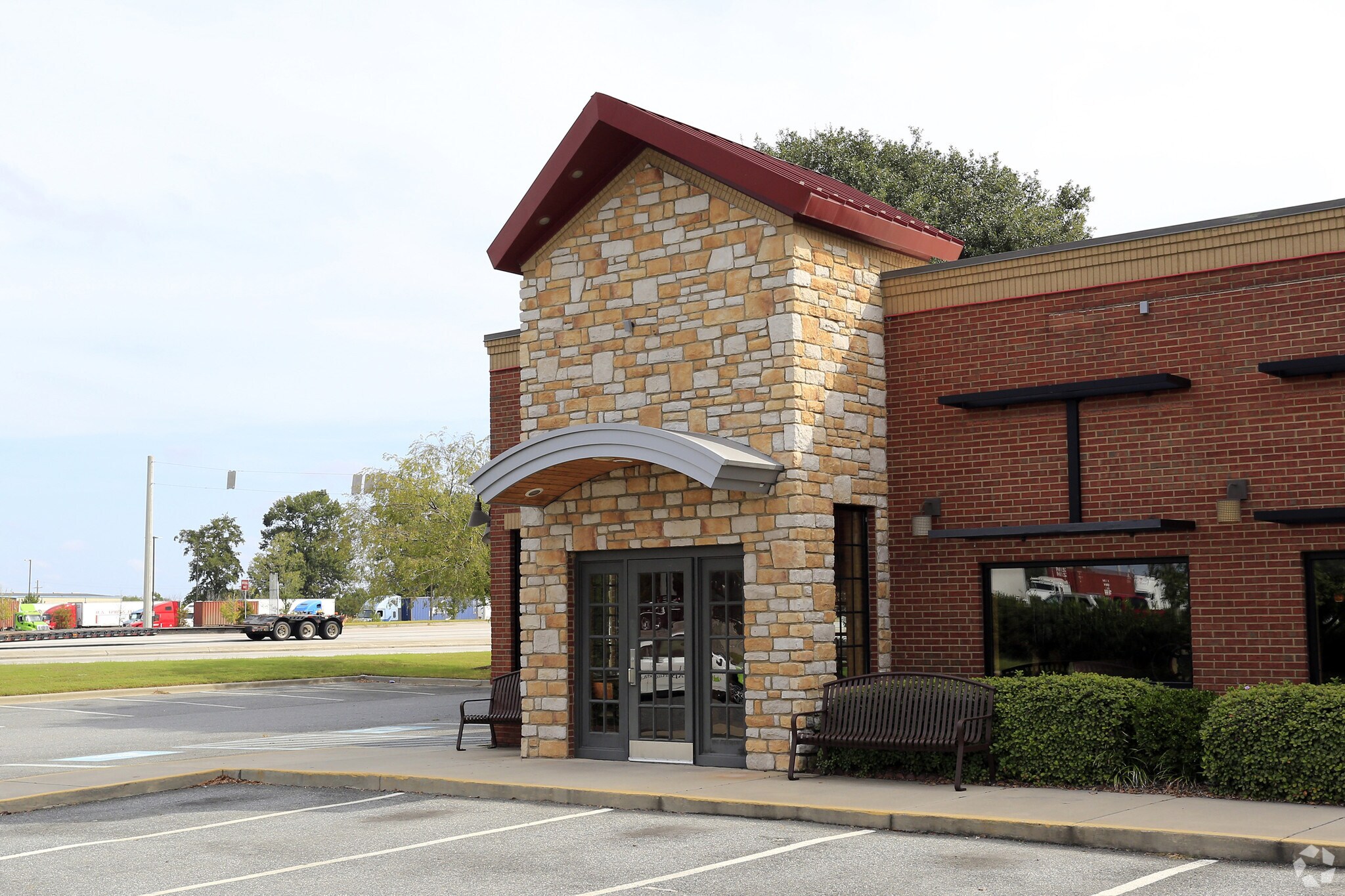 5460 Augusta Rd, Savannah, GA 31408 Garden City Former Applebee's