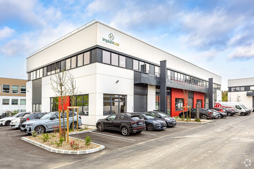 Office in Dardilly for lease - Primary Photo - Image 1 of 4