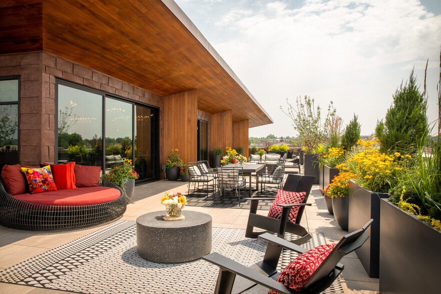 2679 W Main St, Littleton, CO for lease - Building Photo - Image 3 of 13