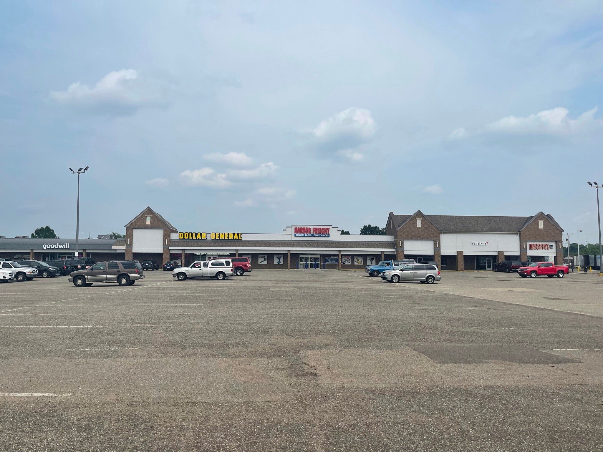 111-281 US 131, Three Rivers, MI for lease Building Photo- Image 1 of 30