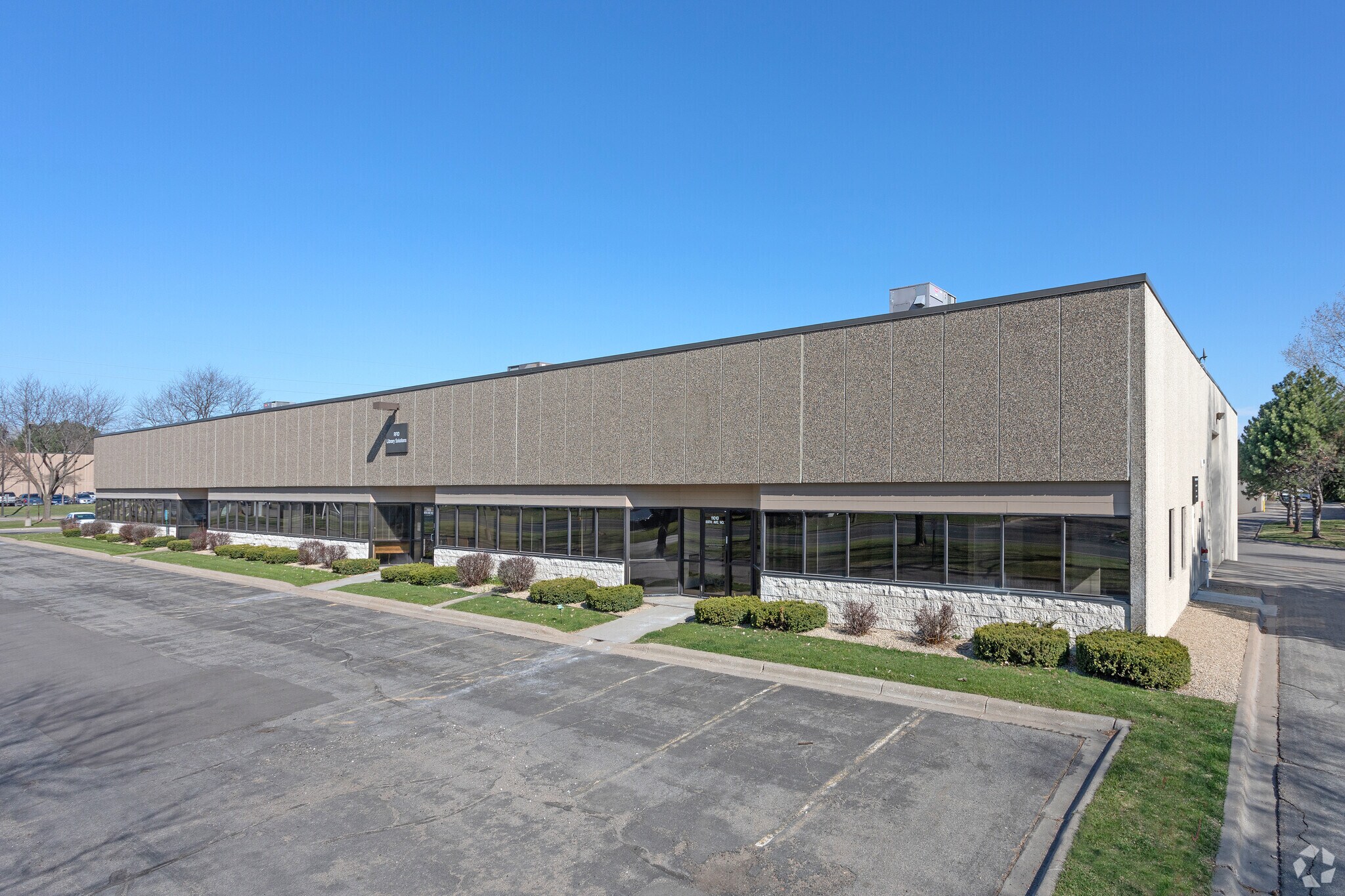 8900-11050 Zachary Ln N, Maple Grove, MN for sale Primary Photo- Image 1 of 1