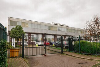 More details for Oakcroft Rd, Chessington - Office for Lease