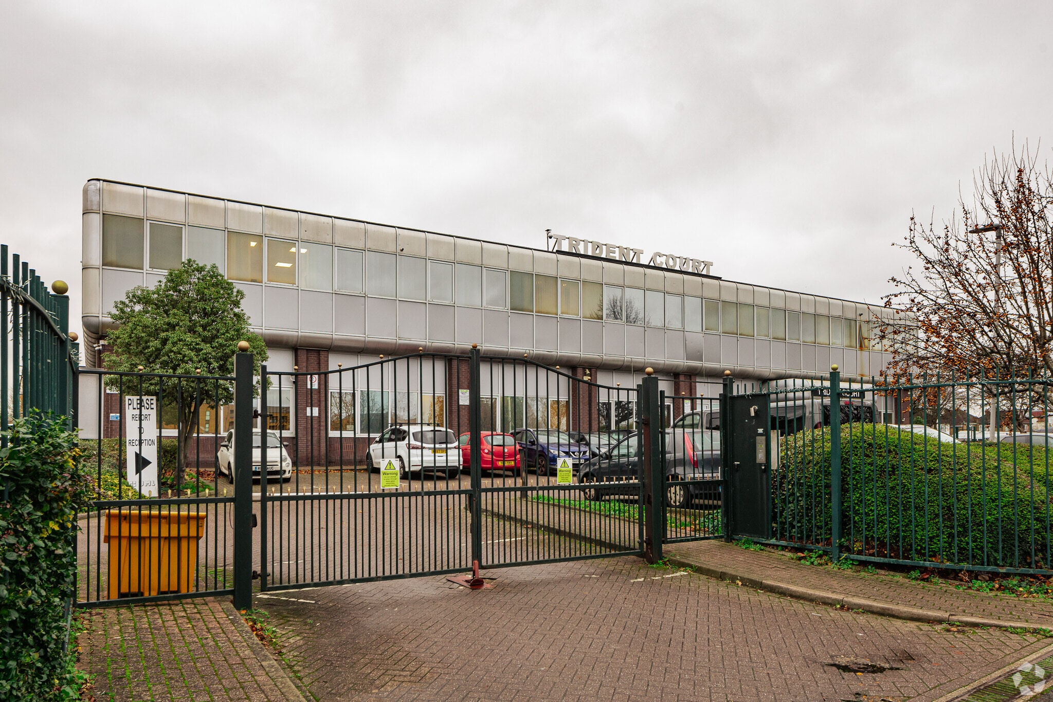 Oakcroft Rd, Chessington for lease Primary Photo- Image 1 of 19