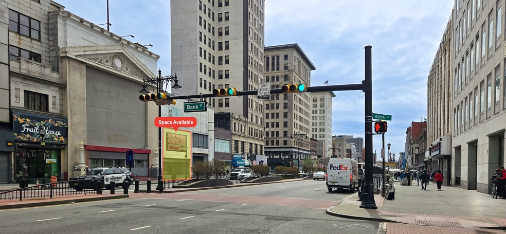 770-774 Broad St, Newark, NJ for lease - Building Photo - Image 2 of 3