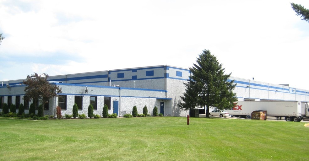 285 Ridge Rd, Dayton, NJ 08810