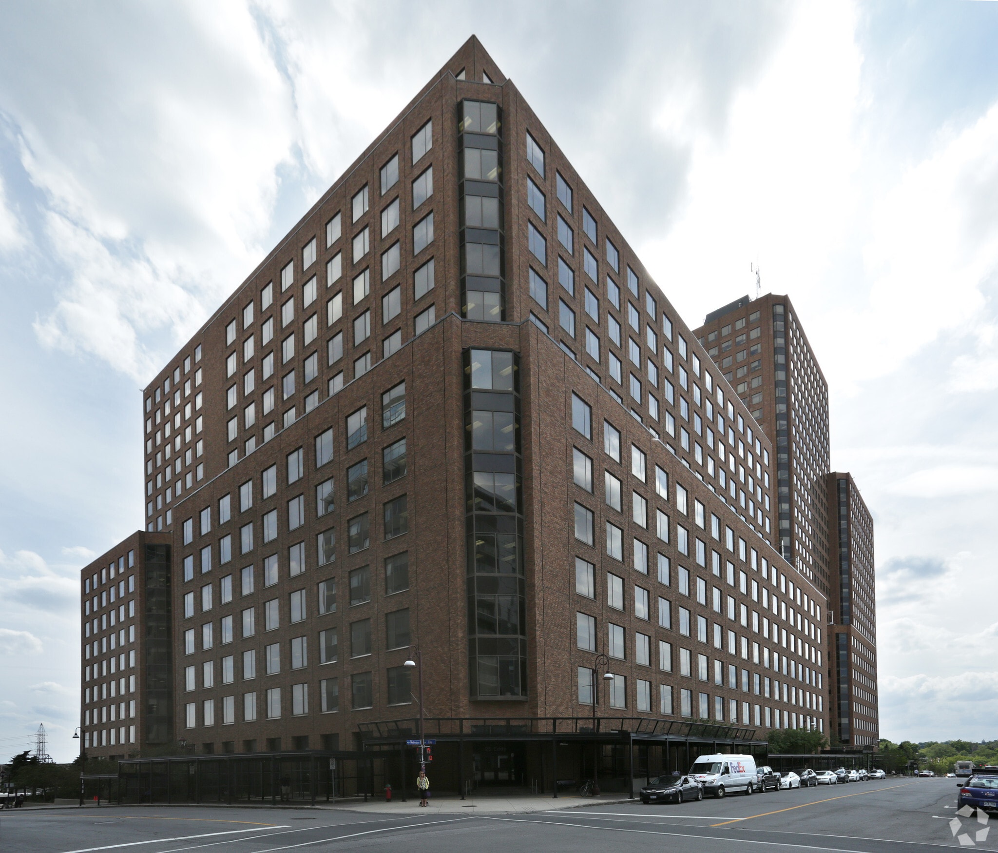 15-25 Rue Eddy, Gatineau, QC for sale Primary Photo- Image 1 of 1