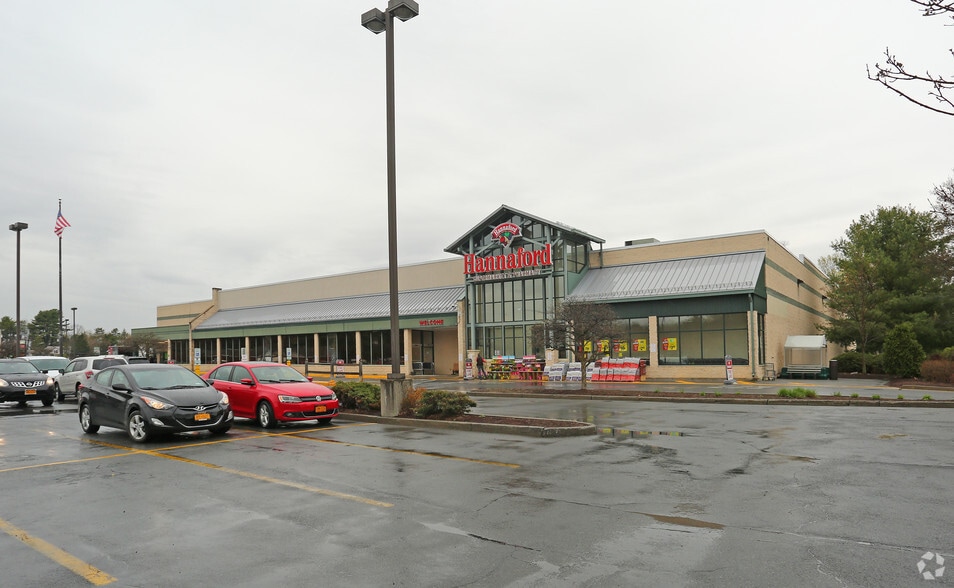 27 Gansevoort Rd, South Glens Falls, NY for lease - Building Photo - Image 1 of 6
