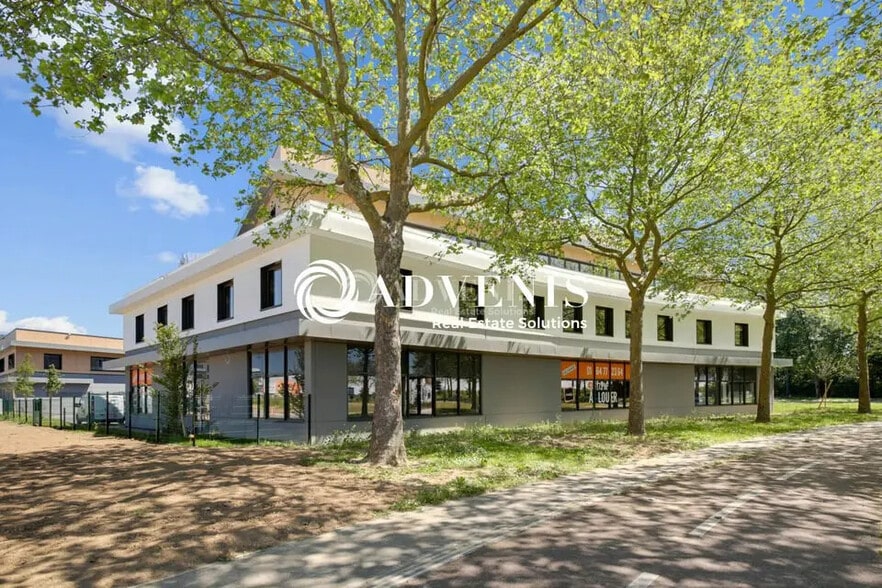 Office in Serris for sale - Building Photo - Image 1 of 10