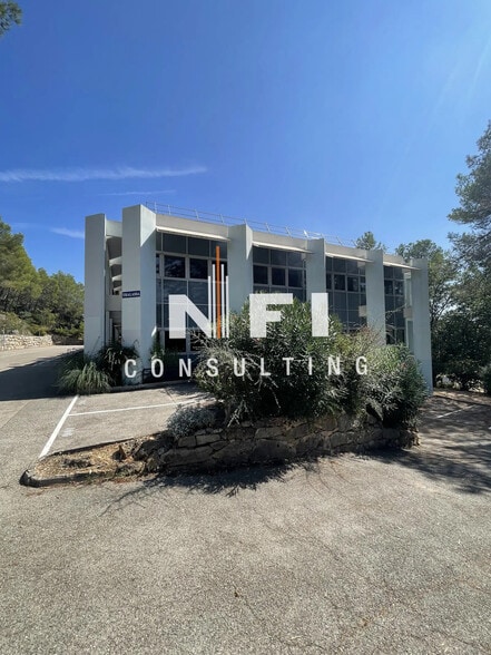 Flex in Valbonne for lease - Building Photo - Image 3 of 38