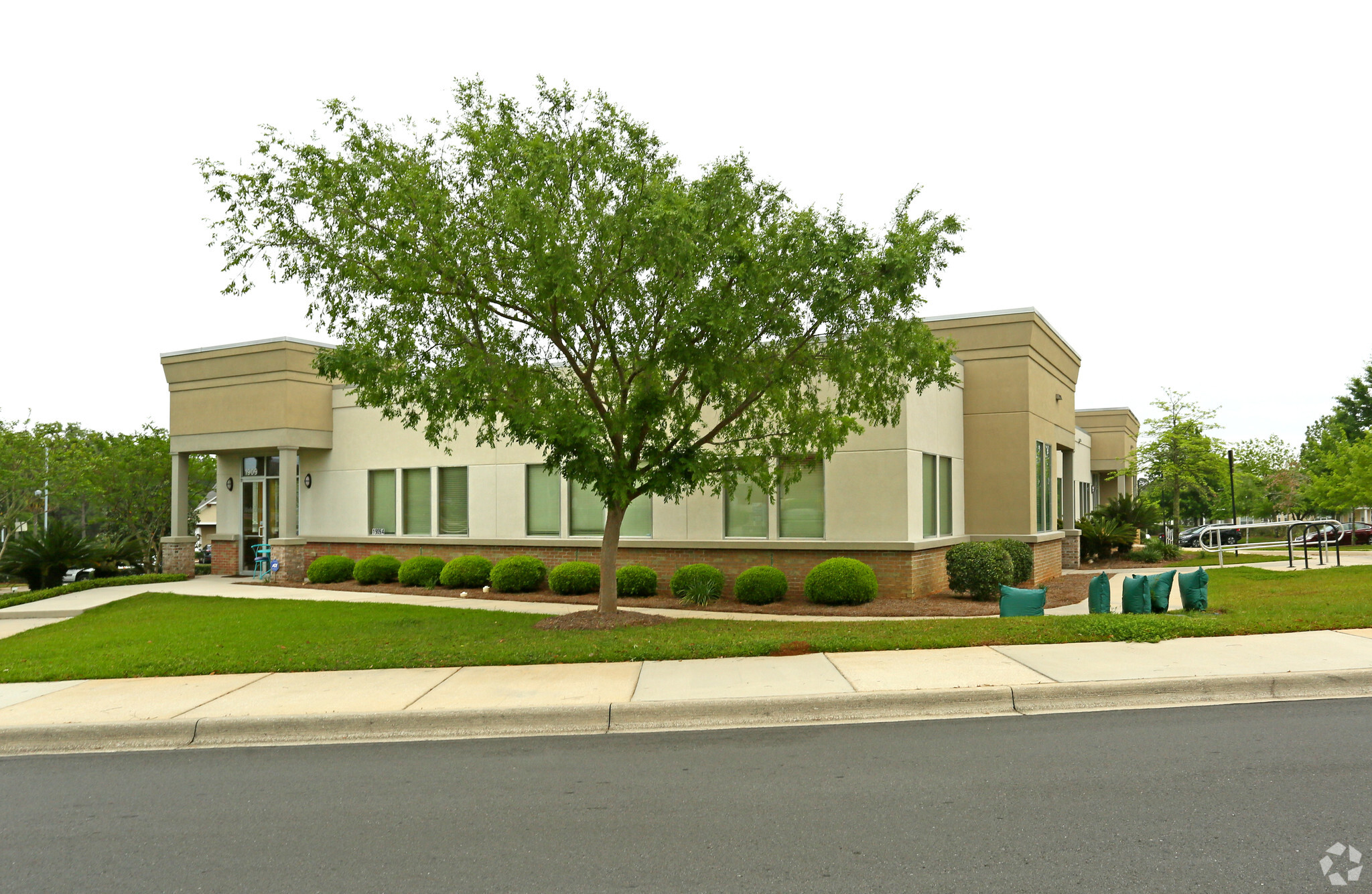 1909 Hillbrooke Trl, Tallahassee, FL for lease Building Photo- Image 1 of 11